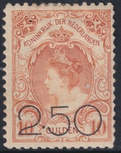 Sc# 104 Netherlands 1920 Queen Wilhelmina 2.50 surcharge issue MLMH CV $145.00