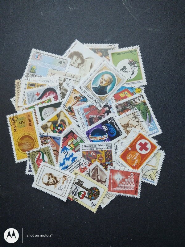 Worldwide trio -Hungria,Burundi,Russia 130 used all different off paper stamps