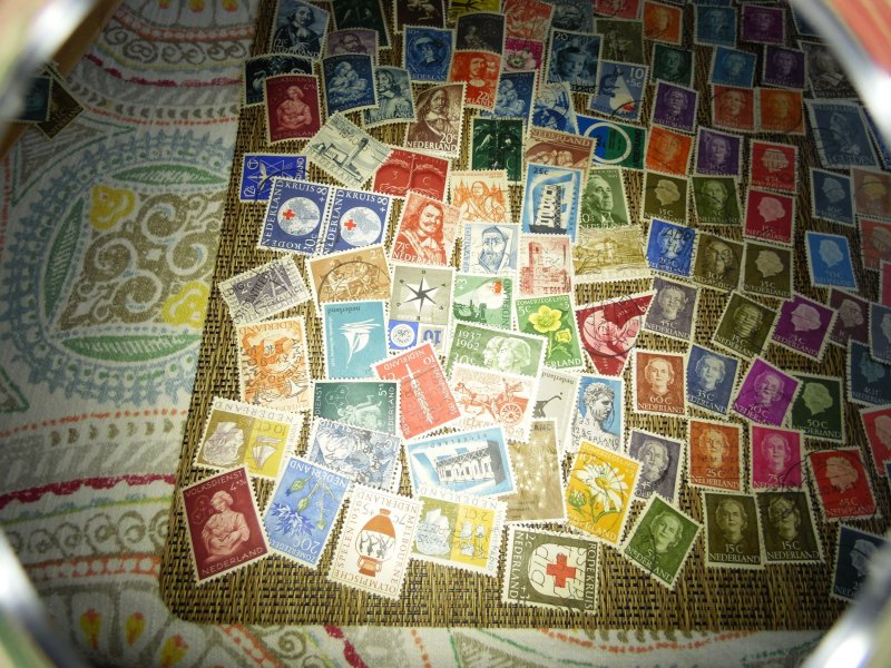 USED  210+  STAMPS FROM  NETHERLAND PRE 1960     (910)