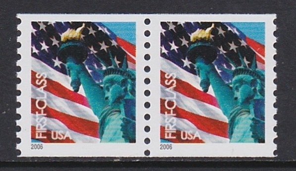 3967 Flag and Statue of Liberty Coil Pair MNH