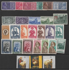 Vatican a 2 page collection of mainly MNH