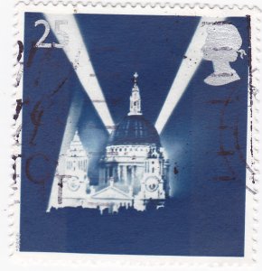 G.B. 1995 Europa Peace & Freedom - St. Paul's  Cathederal - 25p used