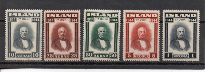 Iceland 240-244 MH