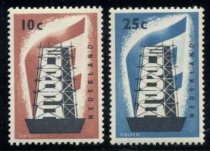 NETHERLANDS #368-9, Mint Never Hinged, Scott $26.00