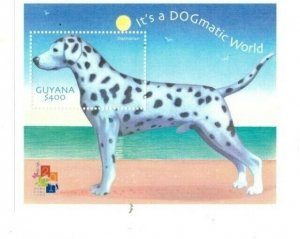 Guyana 2001 - Dog, Dogmatic World, Dalmatian on the Beach - Souvenir Sheet - MNH