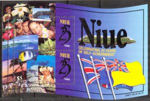 Niue 1999 25th. Anniv. Flags Fishes S/S Mi. Bl. 129 MNH