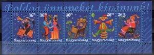 Hungary 2001 MNH** - Souvenir Sheet - Greetings - Scott # 3735