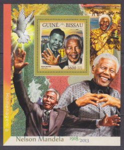 2016 Guinea-Bissau 8668/B1502 Nobel laureates / Nelson Mandela 13,50 €