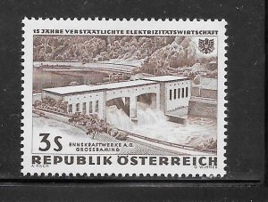 Austria #679 MH Single