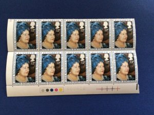 Great Britain Queen Elizabeth Queen mother mint never hinged stamps Ref 62190
