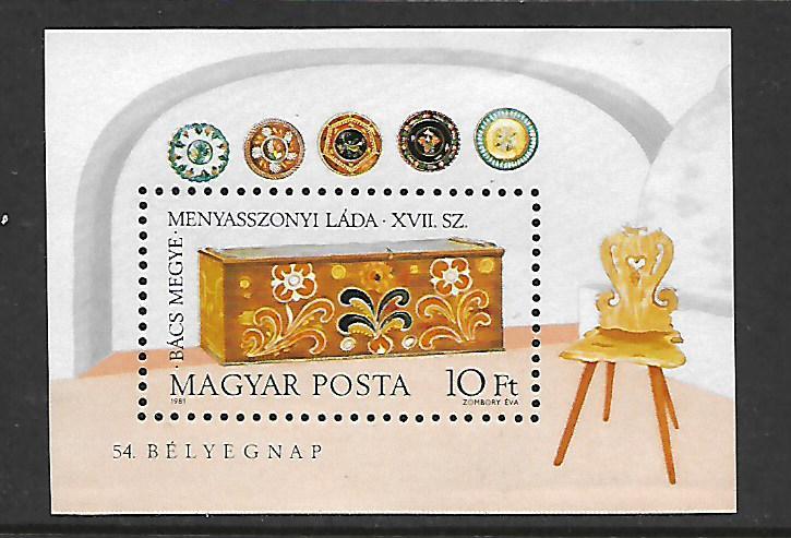 HUNGARY  2702 MNH BRIDAL CHEST, STAMP DAY SOUVENIR SHEET