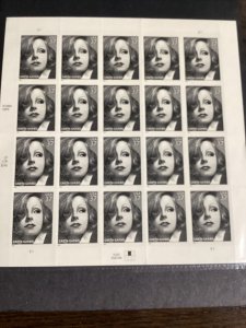 Scott#3943 Greta Garbo Sheet of 20 Stamps - MNH-2005-US