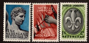 Netherlands Scott 206-208 Unused hinged.