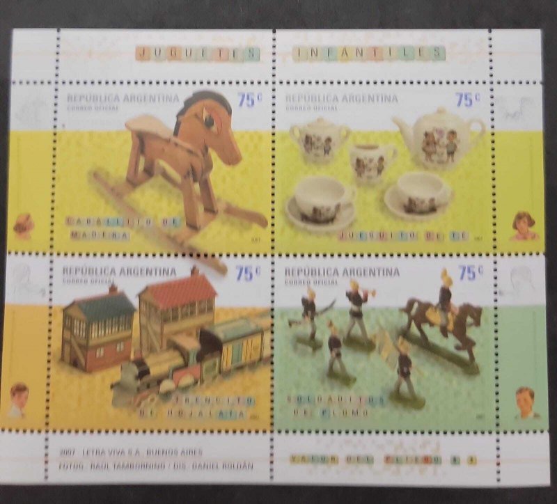 O) 2007 ARGENTINA, TOYS, WOODY HORSE, TEE GAME, TIN TRENCIT, TIN SOLDIERS, MNH