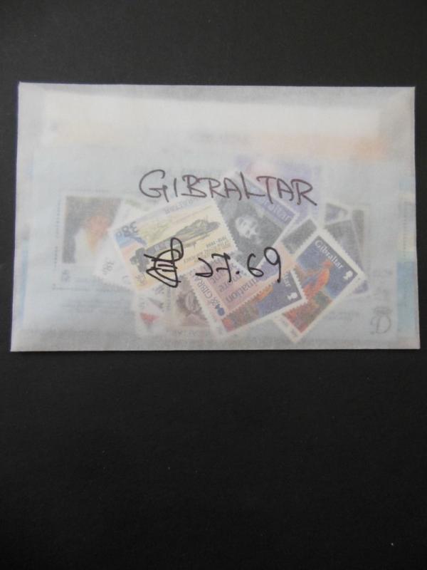 GIBRALTAR : Clean accumulation of sgls & sets all valid for postage Face £1,069