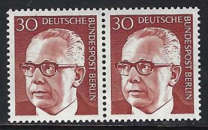 Germany Berlin 9N289 MNH PAIR O320-3