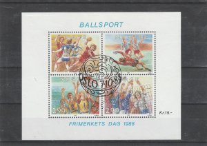 1norway  Scott#  934  Used  M/S  (1988 Stamp Day)