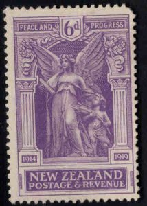 New Zealand Scott 169 MH*  from 1920 Victory Issue, clipped corner