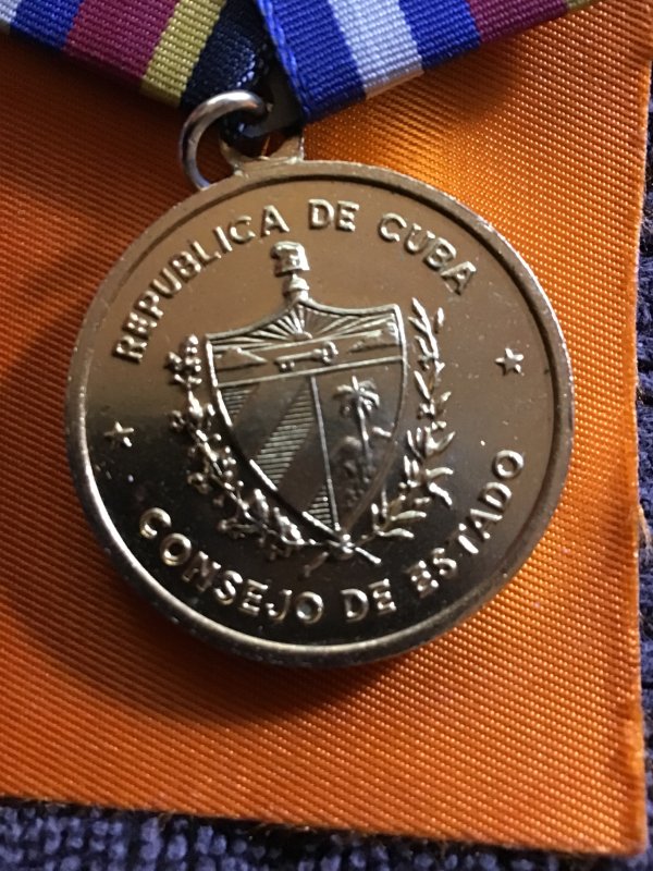 Cuba.Consejo de Estado.Vintage.Medalla Dorada.Por la Victoria.Cuba.RPA.Diam.1”
