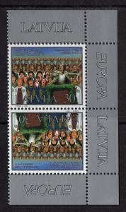 Latvia   #463a   1998  MNH  Europa national song festival  teche-beche pair