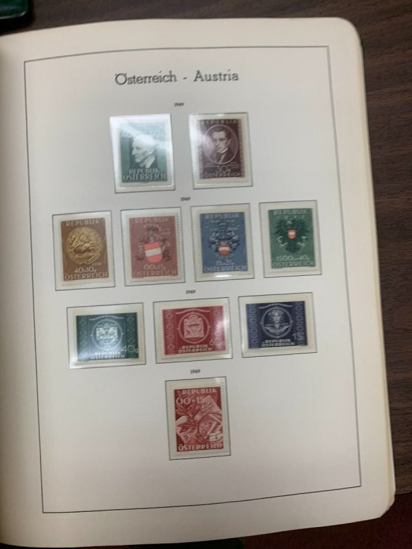 AUSTRIA – MODERN MINT COLLECTION 1945-1990S IN THREE VOLUMES – 423843