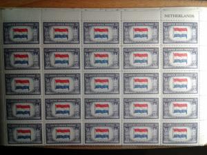 SCOTT # 913 NETHERLANDS  MINT NEVER HINGED OVERRUN COUNTRY BLOCK OF 25 !!