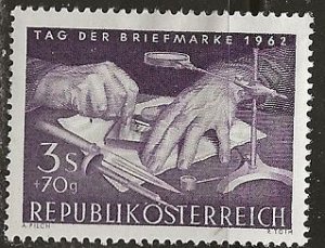 Austria ^  Scott # B304 - MH