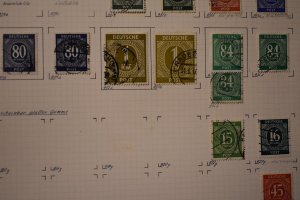 GERMANY 530-56 USED COLLECTION OF TYPES MICHEL 911-37 ABOUT 500 EURO CAT VALUE