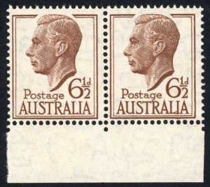 Australia 1951-2 SG 237a 6 1/2d brown RE-ENTRY to AUSTRALIA in pair UM