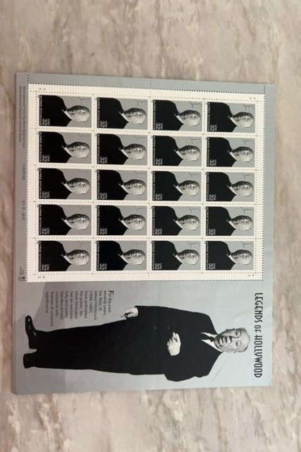 Scott 3226 MNG SHEET LOT OF 10 Alfred Hitchcock Below Face