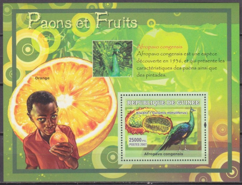 2007 Guinea 4743/B1197 Peacocks and Kiwano Fruit 7,00 €​​​​​​​