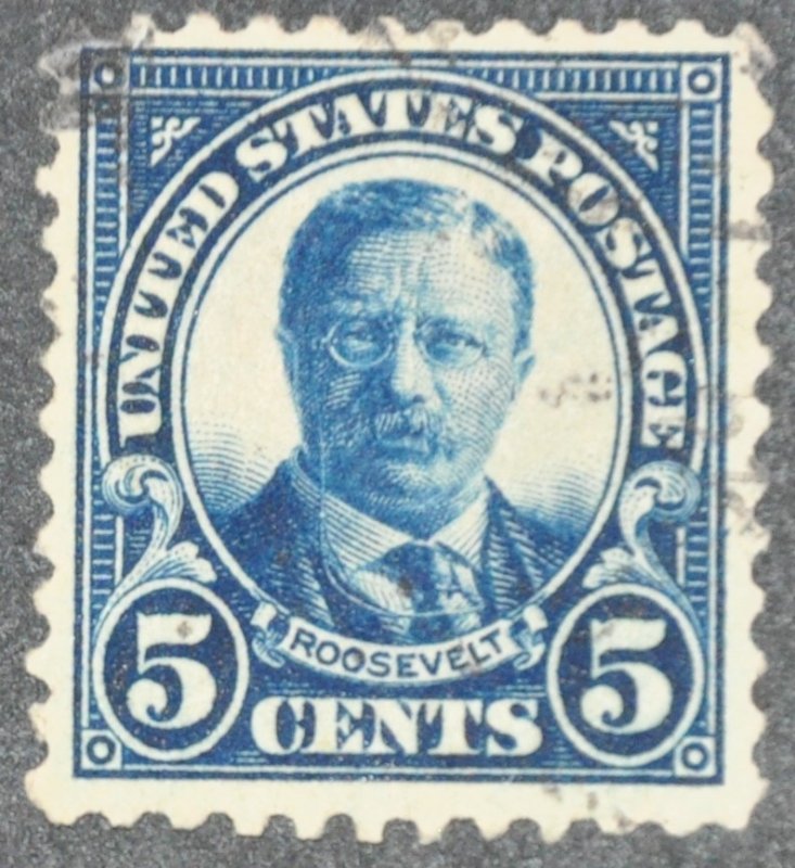 DYNAMITE Stamps: US Scott #557 – USED