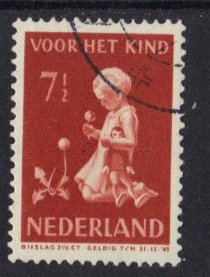 Netherlands  #B133  cancelled  1940  child welfare 7 1/2c