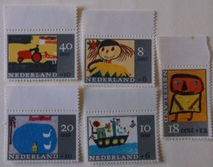 Netherlands B402-6  MNH Full Set Cat $2.25 Children's Art Topical