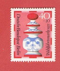 GERMANY BERLIN SCOTT#9NB94 1972 CHESS PIECE - QUEEN - MH