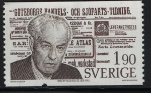 SWEDEN, 1172,  HINGED, 1976, Torgny Segerstedt and 1917 pg of Gothenburg journal