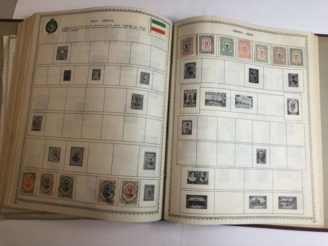 The New World Wide Postage Stamp Album Lots Of Old Stamps