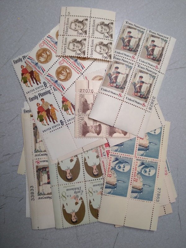 US Postage Lot of 100 8c stamps. Face $8. Selling for $6.95. FREE SHIPPING