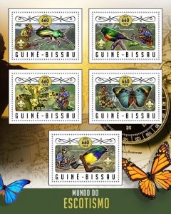 [850 36]- YEAR 2011 - GUINEA BISSAU - BUTTERFLIES    5V   complet set  MNH/**