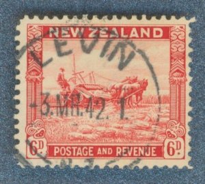 NEW ZEALAND Sc 211a USED - 1941 6p - Harvesting Wheat