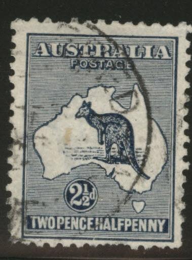 AUSTRALIA Scott 46 Kangeroo Map stamp 1915 CV$15 short perfs