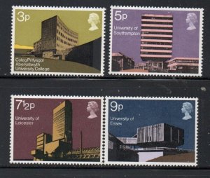 Great Britain Sc 657-660 1971 University Buildingsstamp set mint NH