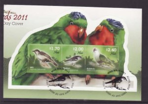 Niue-Sc#867a- id5-used sheet on piece-Birds-2011-