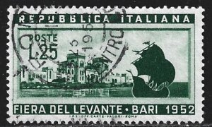Italy #608    used