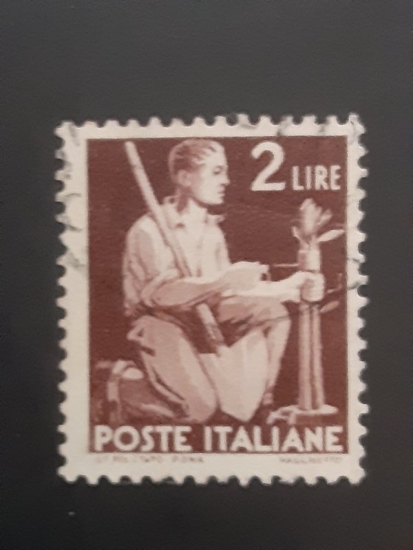 *Italy #470                Used