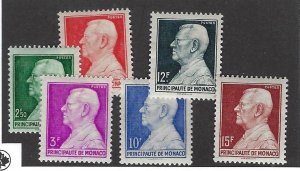 Monaco  SC#192-195, 226, 236 Mint VF SCV$19.80...Nice find!
