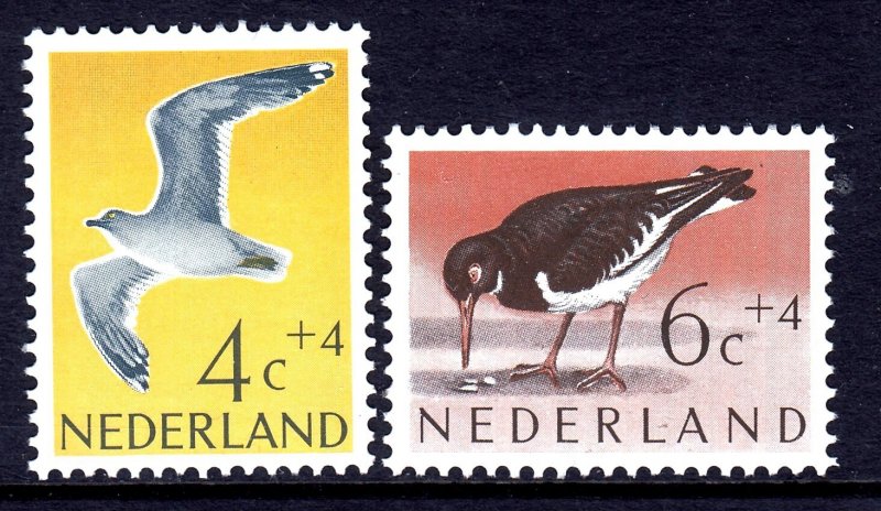 Netherlands 1961 Birds 4c - 6c Mint MNH SG907-908 CV £5.35