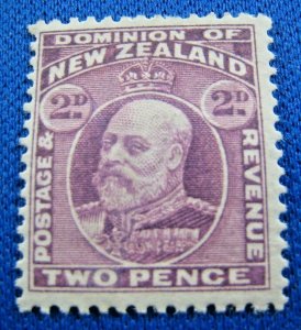 NEW ZEALAND 1909  -  SCOTT # 132   MH    (V2n2)