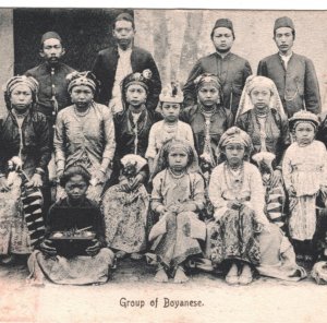 Malaya Straits SINGAPORE Postcard *Group of Boyanese* ETHNIC PPC Unposted MA411