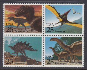 2425b Prehistoric Animals MNH